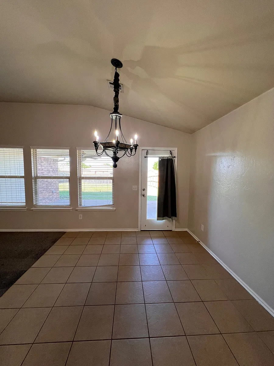 Building Photo - 18132 Viento Dr
