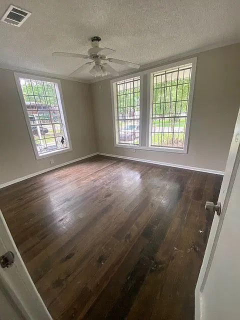 4 bed, 2.0 bath, 1200 sqft, $1,250 — Photo 3