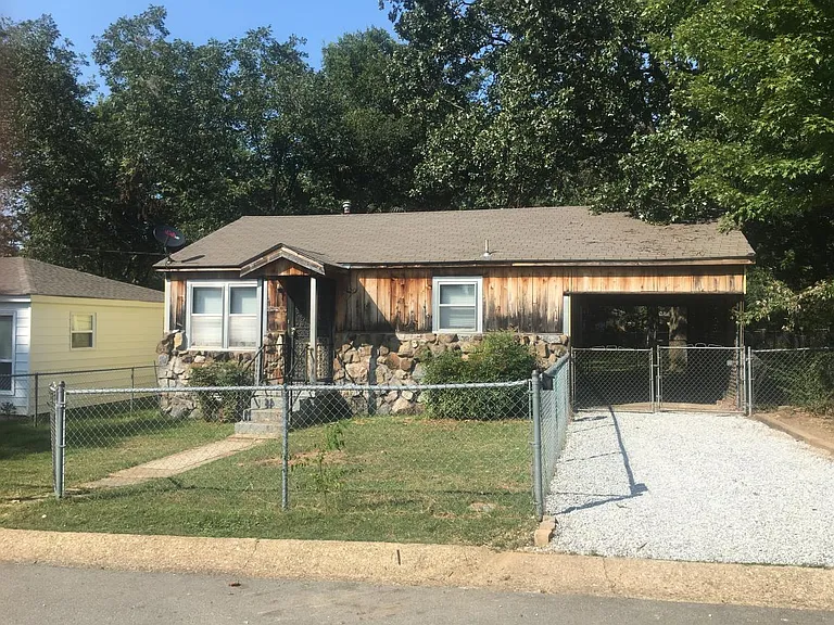 1019 W Hazel St — Photo 7