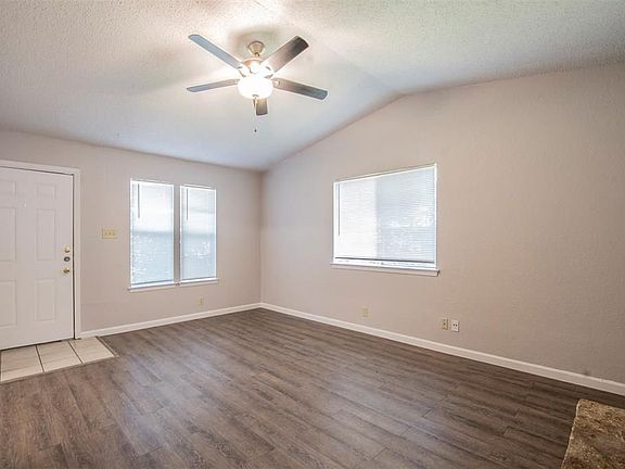 5th image of 2305 Mesa Park Dr #A