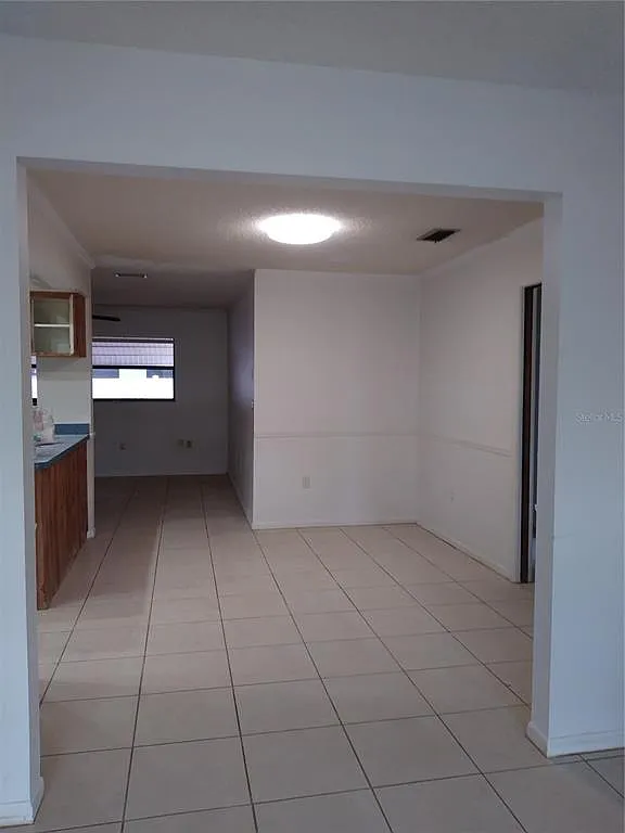 3 bed, 2.0 bath, 1948 sqft, $2,000 — Photo 4