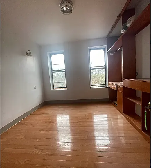 185 Menahan St #3E — Photo 1
