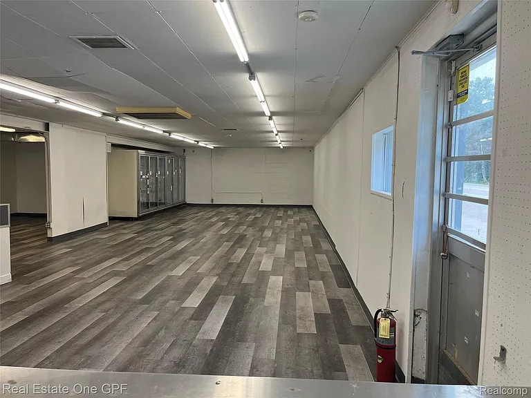8216 Lakeshore Rd #1 — Photo 6