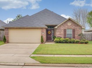 565 Whitefield Ln, Bossier City, LA 71112