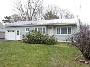200 Fletcher Dr, North Syracuse, NY 13212
