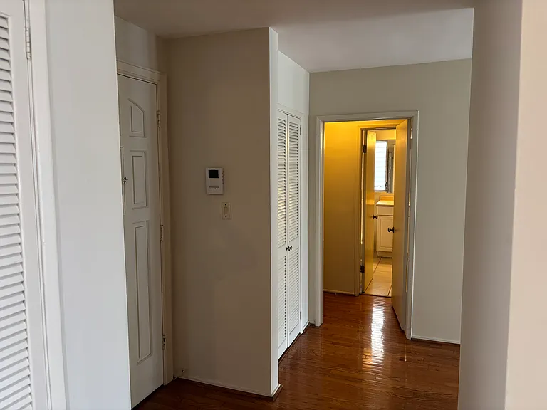 915 Ocean Ave #302 — Photo 5