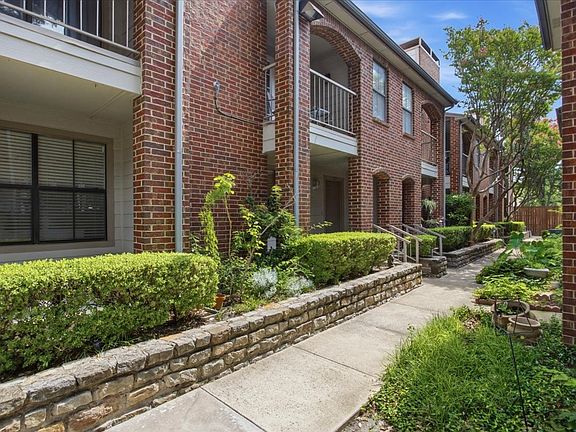 2nd image of 3205 Donnelly Cir #202