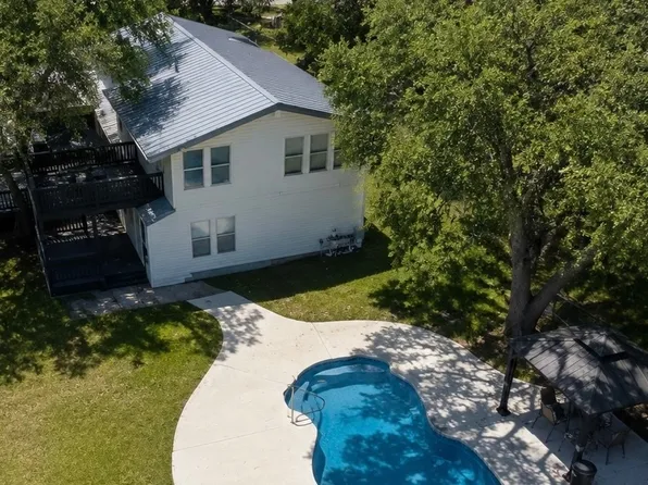 1303 Canyon Trce, Canyon Lake, TX 78133