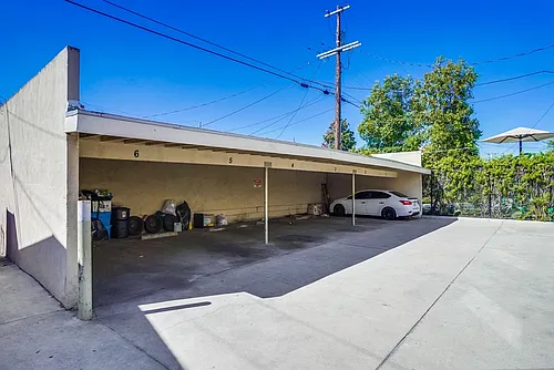 Gated, MidCentury MultiFamily Property near Metro Access and Victoria Park Photo 1