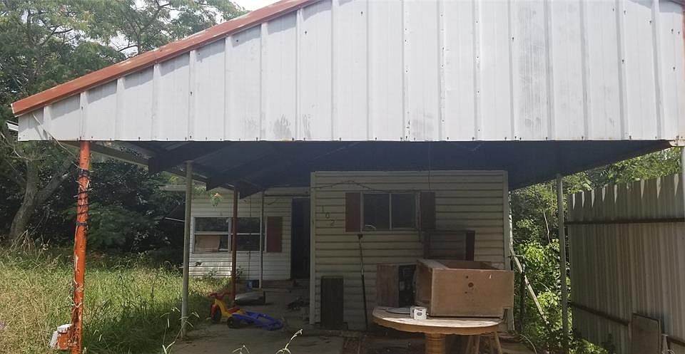 2nd image of 102 Private Road 127