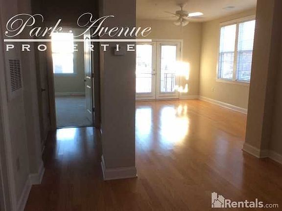 3rd image of 120 Steinbeck Way APT G