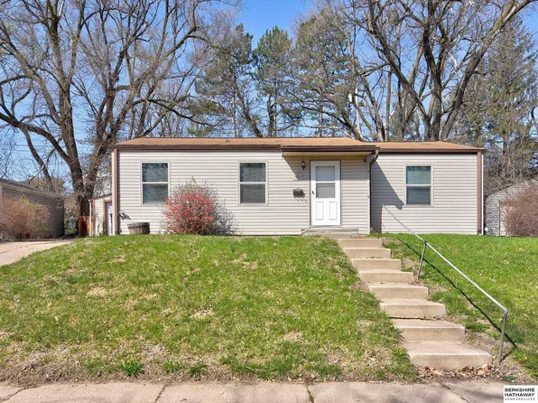 1024 N 77th Ave, Omaha, NE 68114