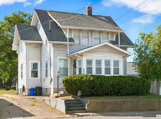 204 S Court St, Marion, IL 62959