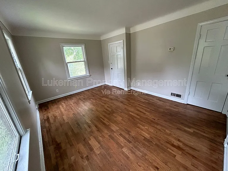 1410 Oak St #1 — Photo 2