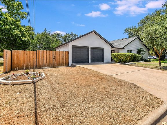 2nd image of 4301 Balcones Woods Dr