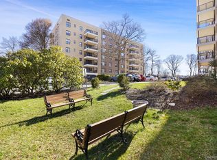 25 Stewart Place #615, Mount Kisco, NY