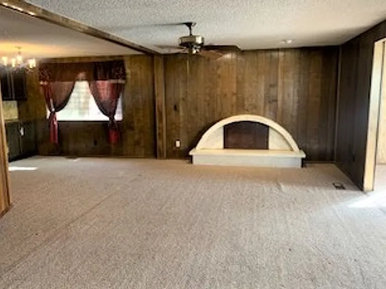 1140 College Ave — Photo 5