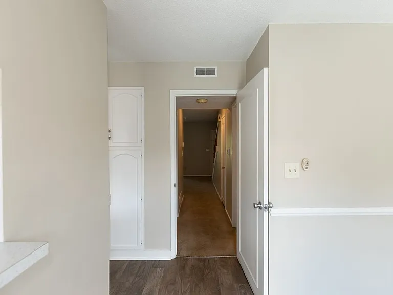 4219 E 56th St — Photo 9