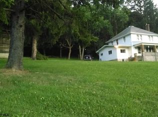 5345 Fairmont Rd, Rivesville, WV 26588