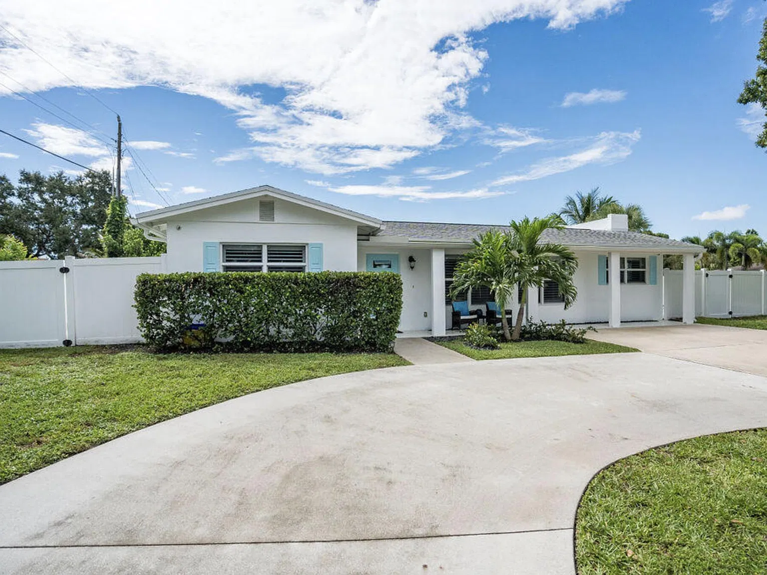 3 bed, 3.0 bath, 1774 sqft, $6,850 — Photo 2