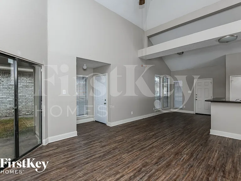 4213 Amy Dr — Photo 5
