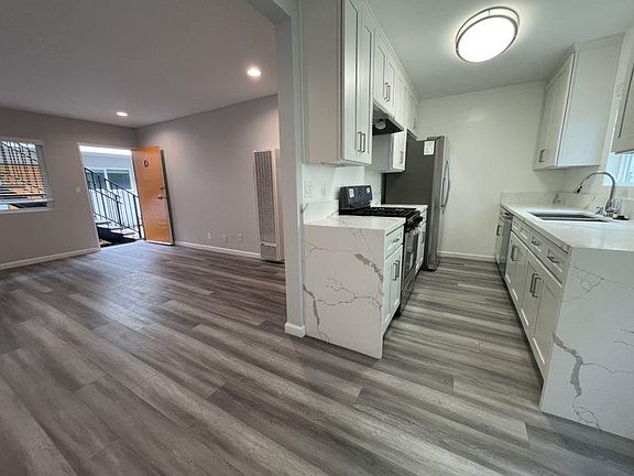 4th image of 139 N Belmont St #D