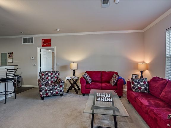 2nd image of 600 13th St APT 324