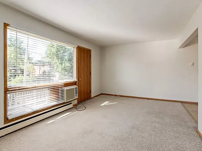 549 Belfast St SE #5 — Photo 14