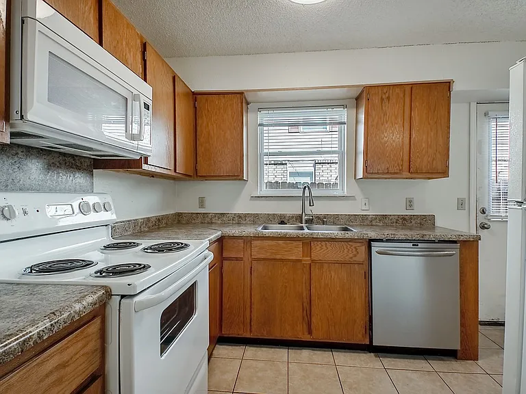 Greenleaf Townhomes — Photo 29