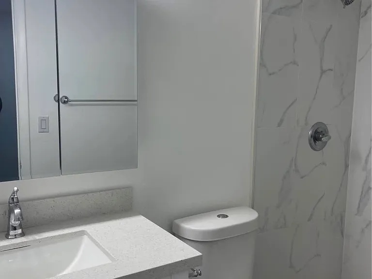 1645 W 42nd St #42 — Photo 2