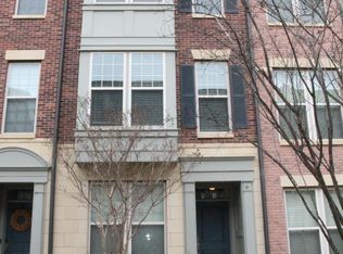 843 Regents Sq #354, Oxon Hill, MD 20745