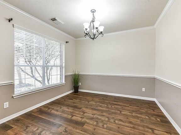 4th image of 3305 Claymill Ln