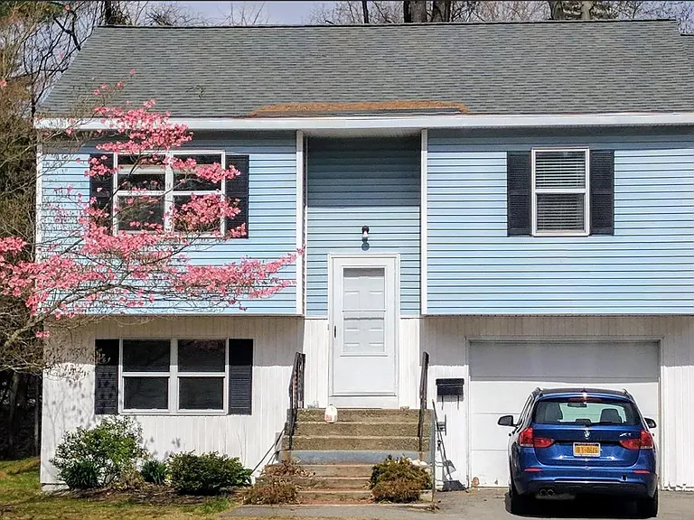 75 Elsmere Ave #2 — Photo 2