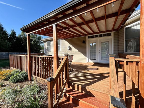 4th image of 3922 Longmeadow Dr