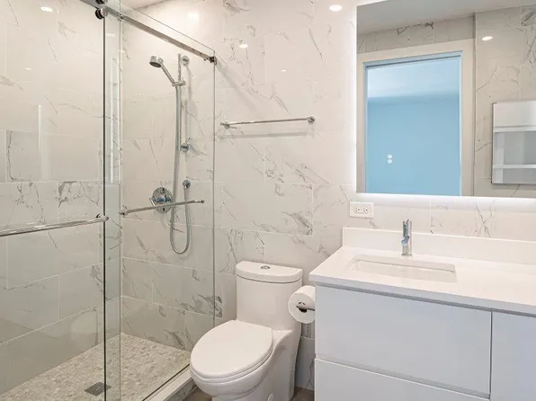 250 East 54th Street image 11 of 21