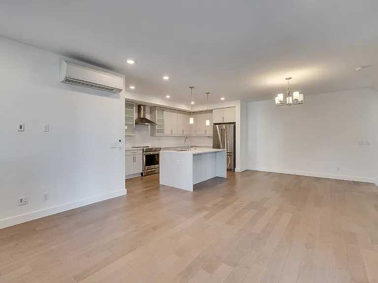 23115 NE 8th St — Photo 4
