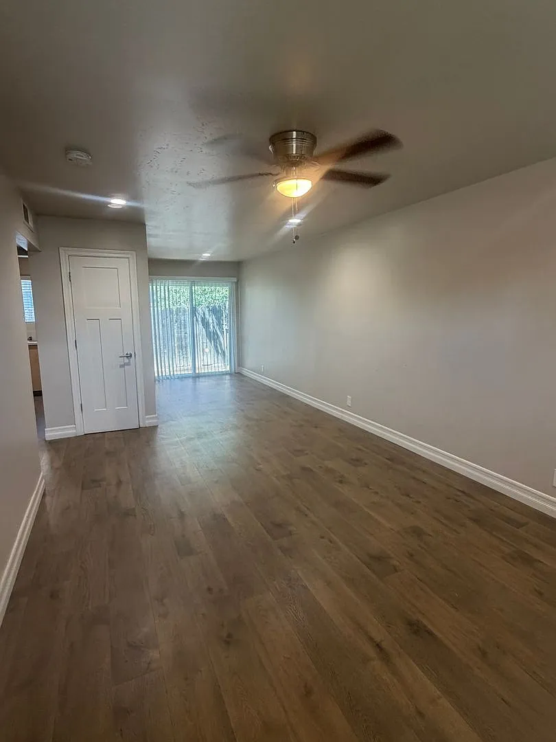 578 Brown St — Photo 3