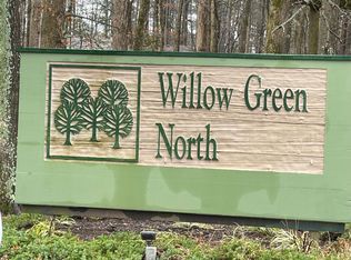 1156 N Green Dr, Newport News, VA 23602