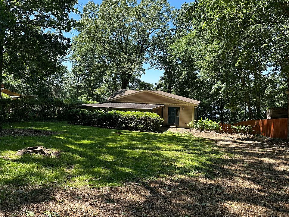Front of house and driveway from road