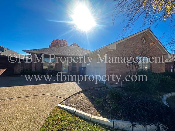 3rd image of 708 Nandina Way