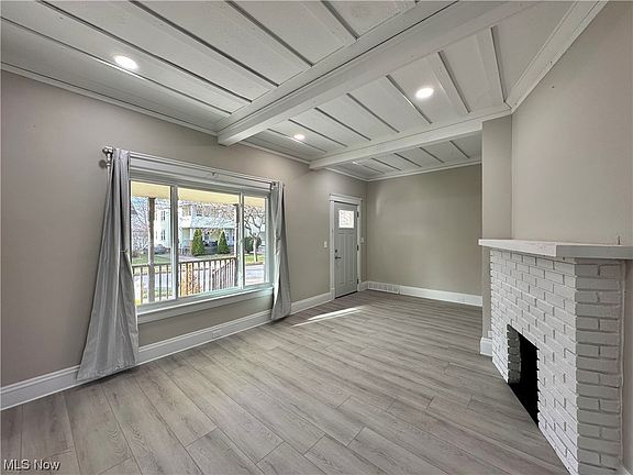 2nd image of 1619 Larchmont Ave