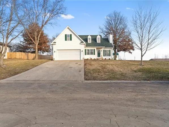511 Santa Fe Dr, Gower, MO 64454