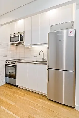 Rented by REAL New York | media 24