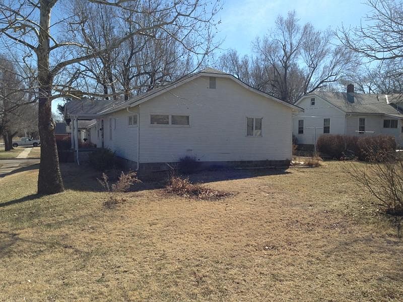 2nd image of 217 E Main St
