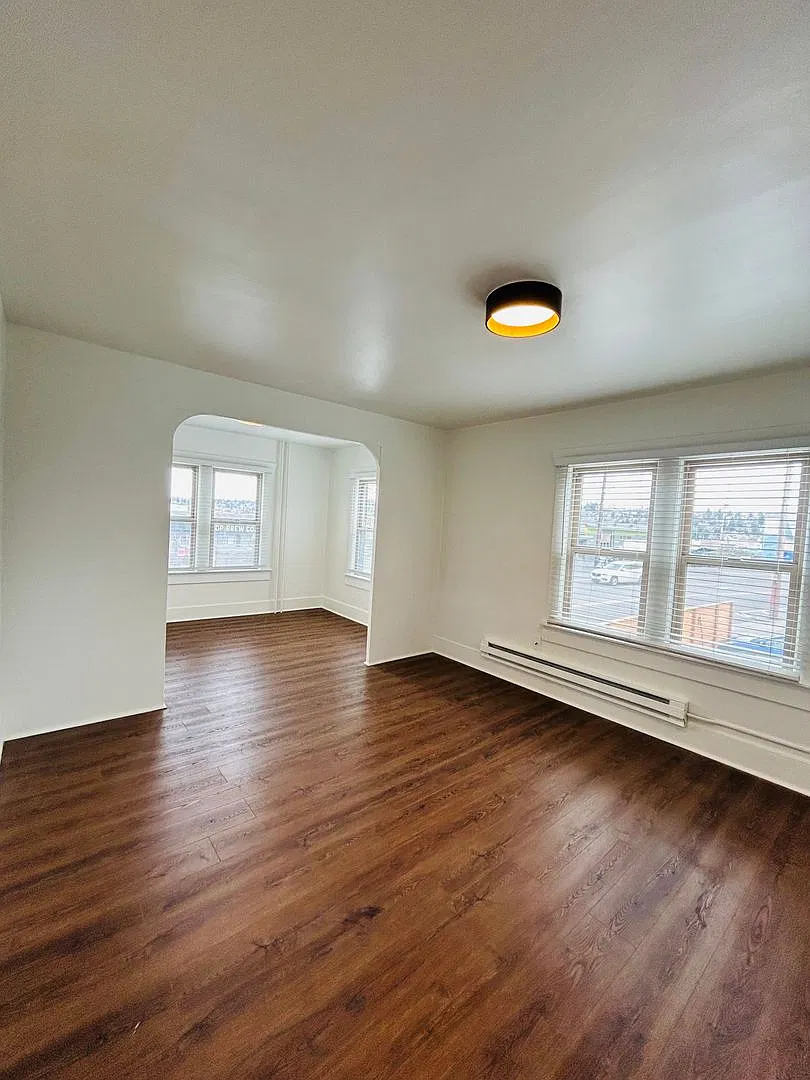 Canal Apartments — Photo 1