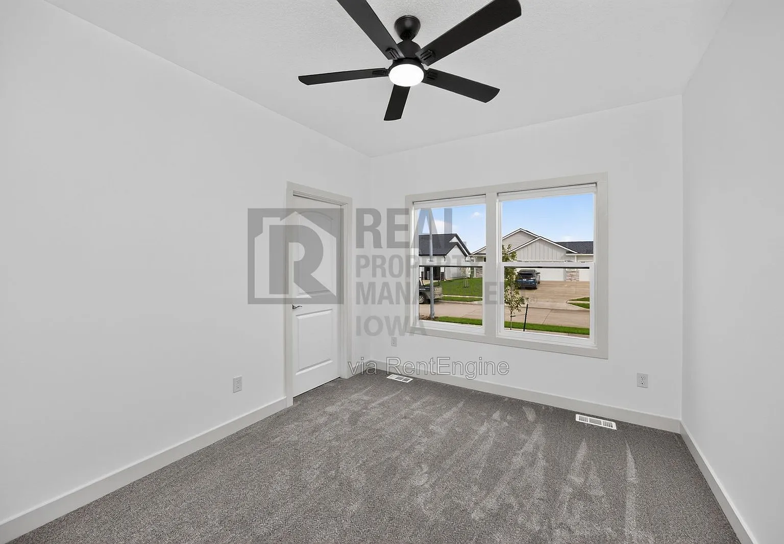 4 bed, 3.0 bath, 2200 sqft, $2,895 — Photo 3
