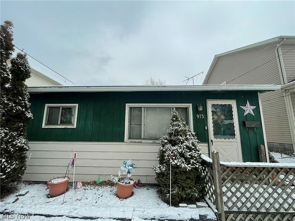 1st image of 973 Hayes Ave