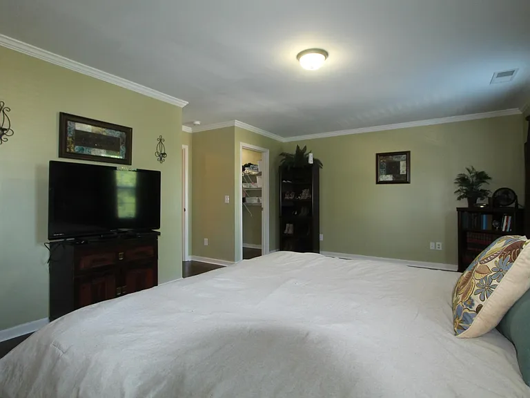 1252 Oxford Village Cv — Photo 10