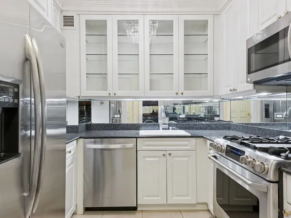 25 Beekman Place image 5 of 8