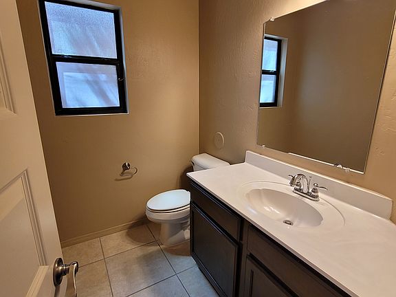 3rd image of 1611 Hartsdale Dr Unit A